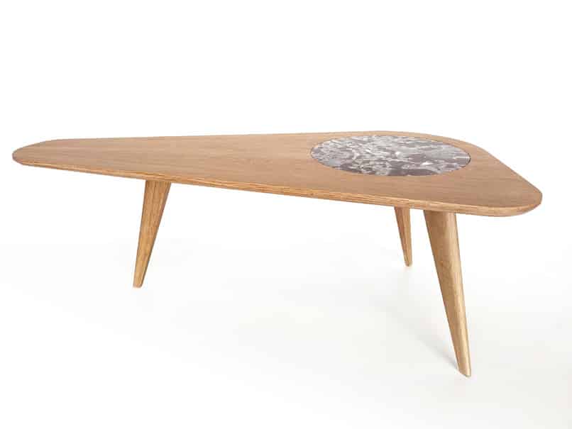 Table sur mesure en chêne avec incrustation d'un marbre.